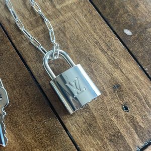 NEW authentic silver LV lock/keys and 2 stainless steel paperclip chains
